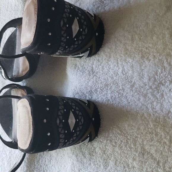 NWOB Mari A. Sandals - Picture 4 of 9